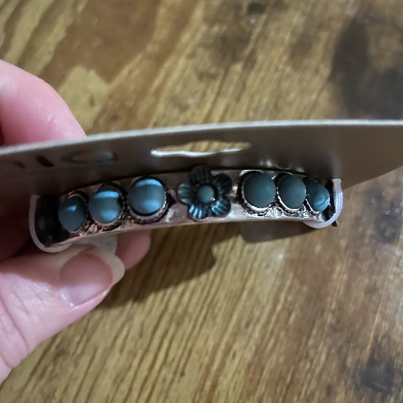 Mia collection silver blue bracelet NWT - Picture 4 of 5